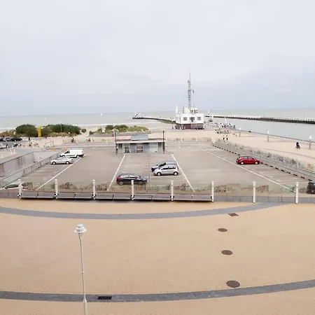 In Near The Daire Nieuwpoort